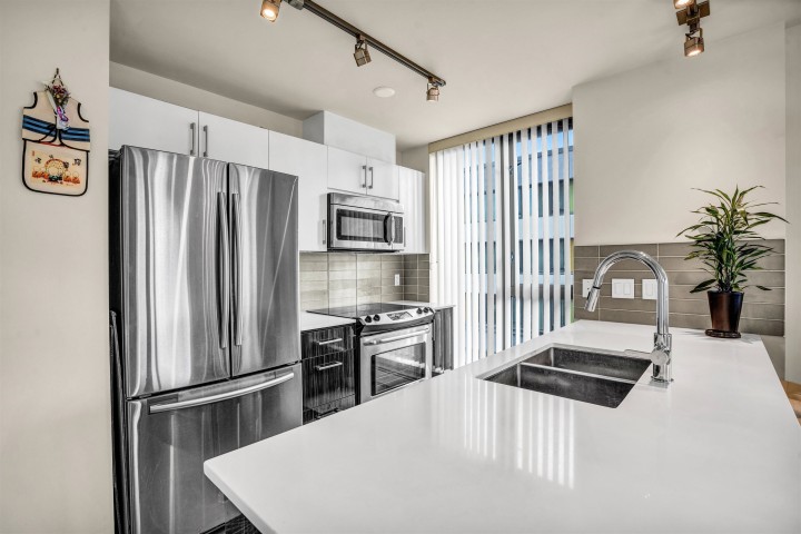 Photo 5 at 316 - 2689 Kingsway, Collingwood VE, Vancouver East