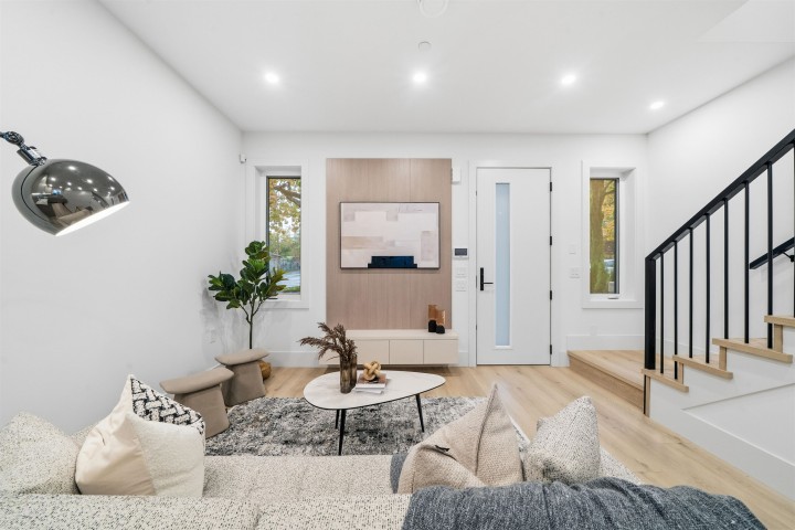 Photo 6 at 323 N Kamloops Street, Hastings Sunrise, Vancouver East