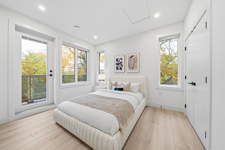 Photo 12 at 323 N Kamloops Street, Hastings Sunrise, Vancouver East