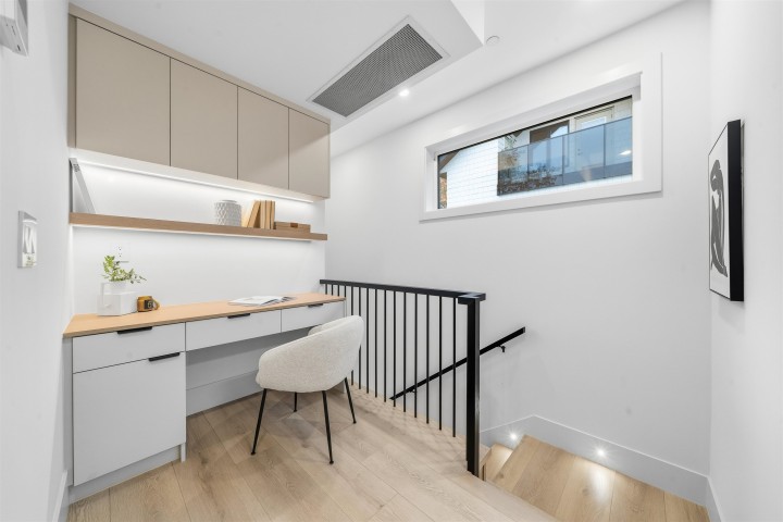 Photo 7 at 323 N Kamloops Street, Hastings Sunrise, Vancouver East