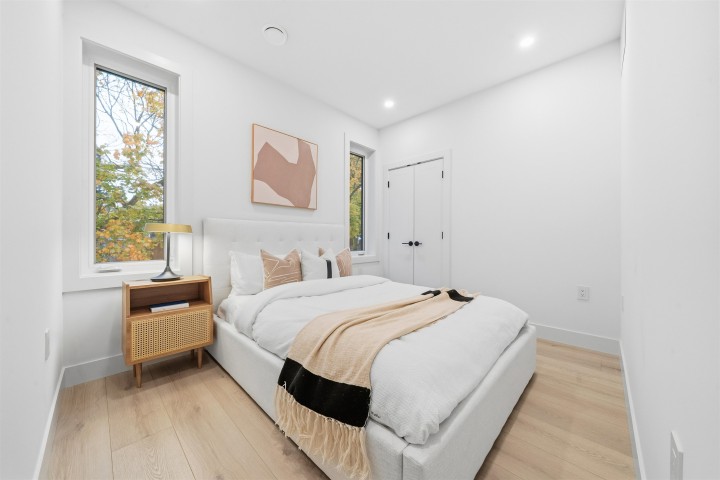 Photo 15 at 323 N Kamloops Street, Hastings Sunrise, Vancouver East