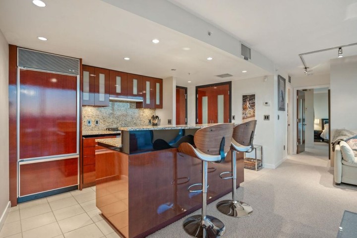 Photo 10 at 3206 - 938 Nelson Street, Downtown VW, Vancouver West