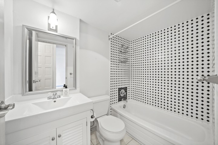 Photo 14 at 1006 - 2016 Fullerton Avenue, Pemberton NV, North Vancouver