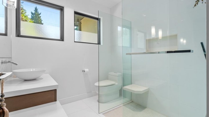 Photo 27 at 2650 Rosebery Avenue, Queens, West Vancouver