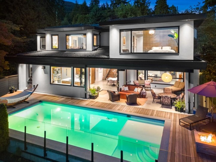 Photo 2 at 2650 Rosebery Avenue, Queens, West Vancouver