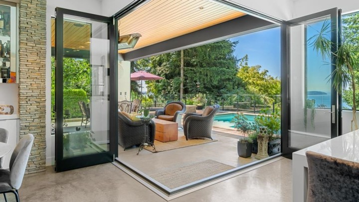 Photo 7 at 2650 Rosebery Avenue, Queens, West Vancouver