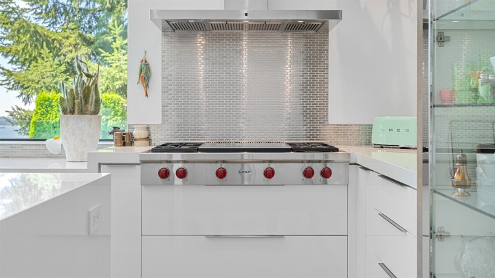 Photo 10 at 2650 Rosebery Avenue, Queens, West Vancouver