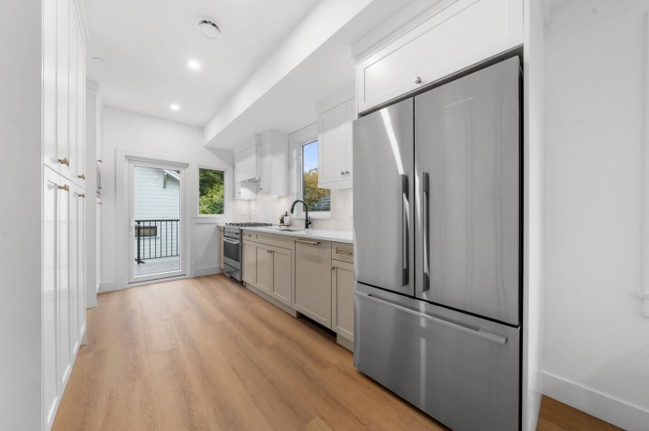 Photo 10 at 2528 Mcgill Street, Hastings Sunrise, Vancouver East