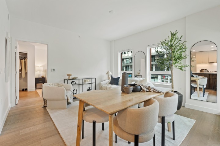 Photo 7 at 201 - 3590 W 39th Avenue, Dunbar, Vancouver West