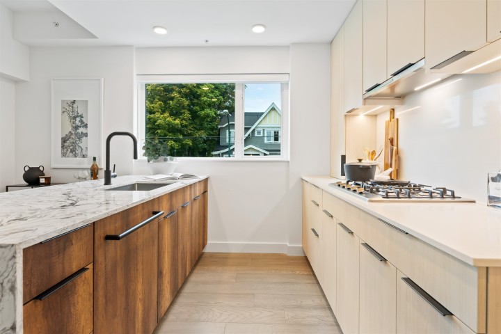 Photo 3 at 201 - 3590 W 39th Avenue, Dunbar, Vancouver West