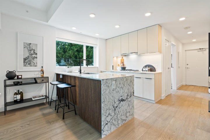 Photo 1 at 201 - 3590 W 39th Avenue, Dunbar, Vancouver West