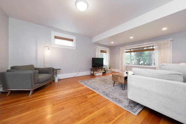Photo 3 at 1449 E 10th Avenue, Grandview Woodland, Vancouver East