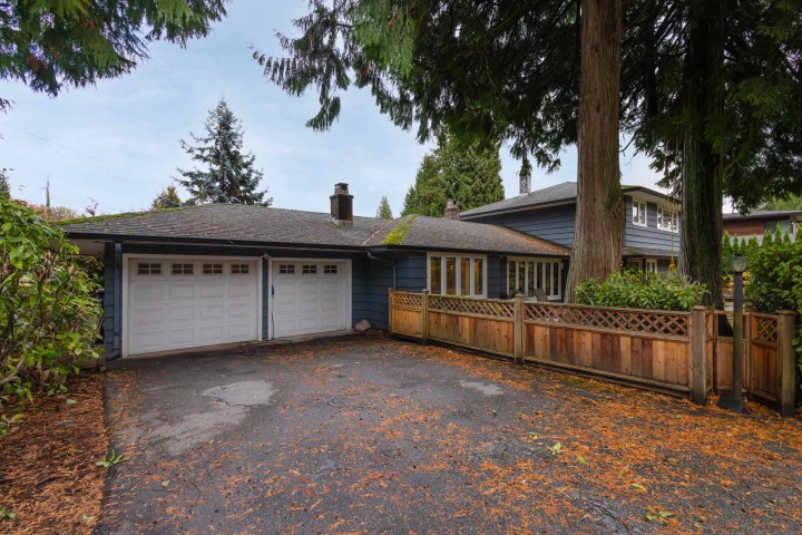 Photo 2 at 3440 Bluebonnet Road, Edgemont, North Vancouver