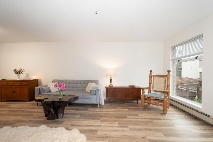 Photo 13 at 7 - 2110 Marine Drive, Dundarave, West Vancouver