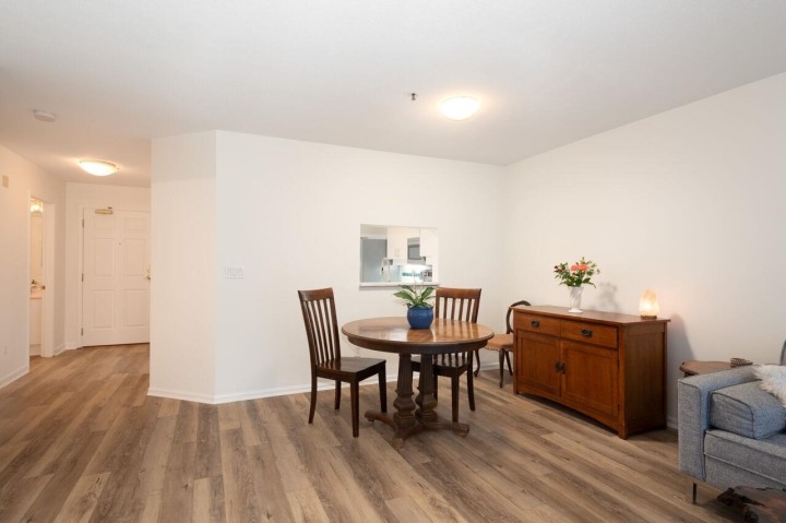 Photo 17 at 7 - 2110 Marine Drive, Dundarave, West Vancouver