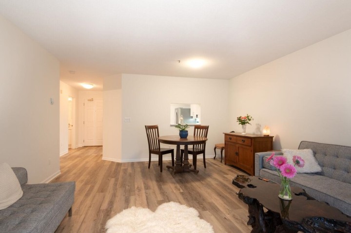 Photo 16 at 7 - 2110 Marine Drive, Dundarave, West Vancouver