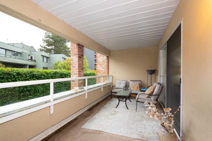 Photo 10 at 7 - 2110 Marine Drive, Dundarave, West Vancouver