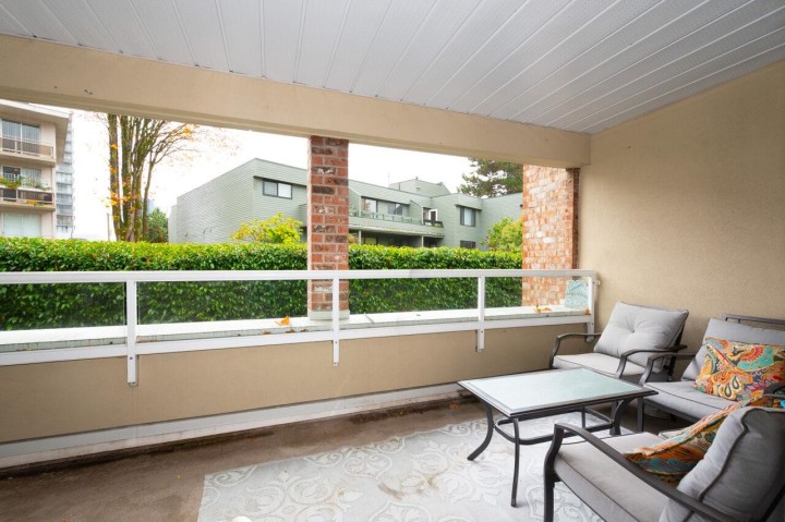 Photo 11 at 7 - 2110 Marine Drive, Dundarave, West Vancouver