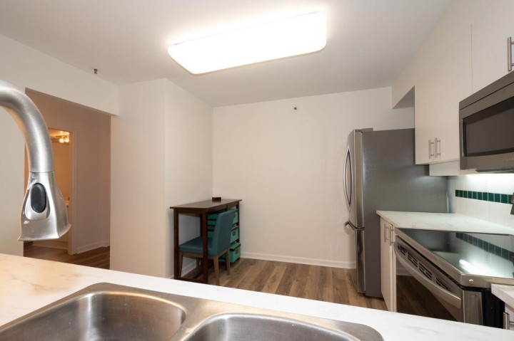 Photo 19 at 7 - 2110 Marine Drive, Dundarave, West Vancouver