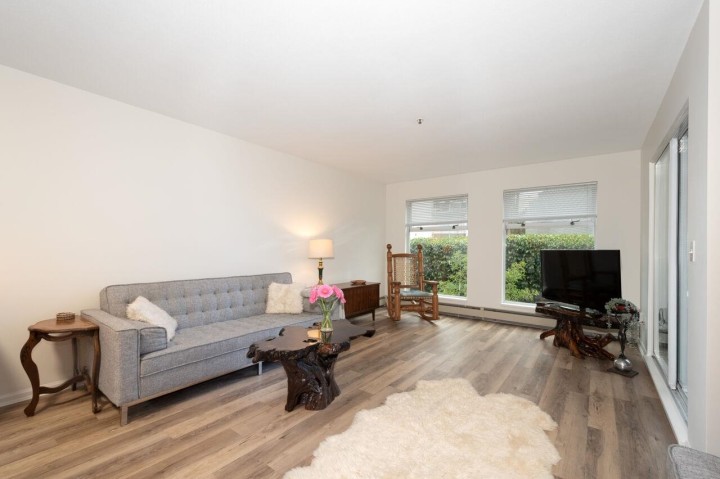 Photo 8 at 7 - 2110 Marine Drive, Dundarave, West Vancouver