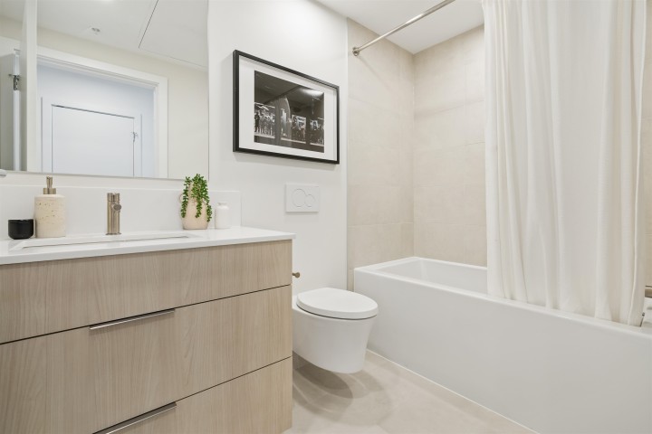 Photo 7 at 205 - 3590 W 39th Avenue, Dunbar, Vancouver West