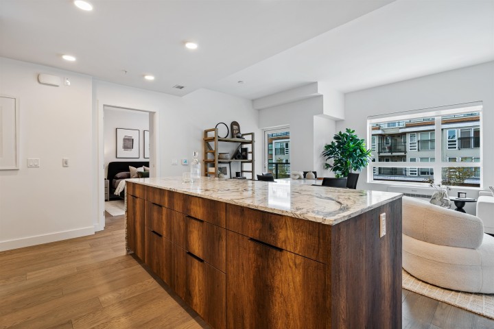 Photo 14 at 205 - 3590 W 39th Avenue, Dunbar, Vancouver West