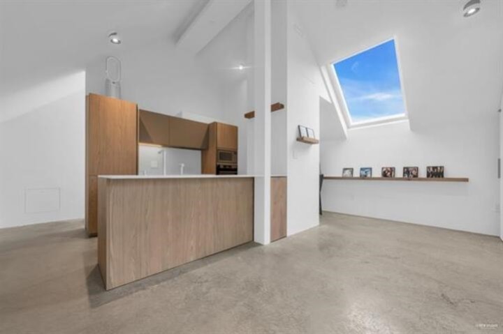 Photo 2 at 3 - 829 Keefer Street, Strathcona, Vancouver East