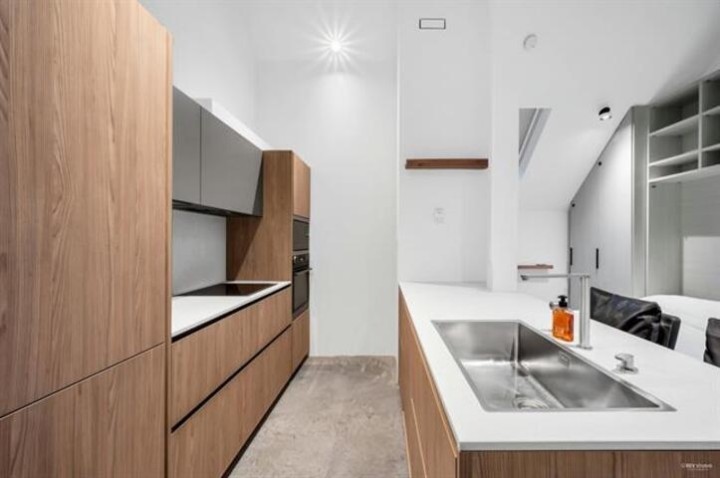 Photo 6 at 3 - 829 Keefer Street, Strathcona, Vancouver East