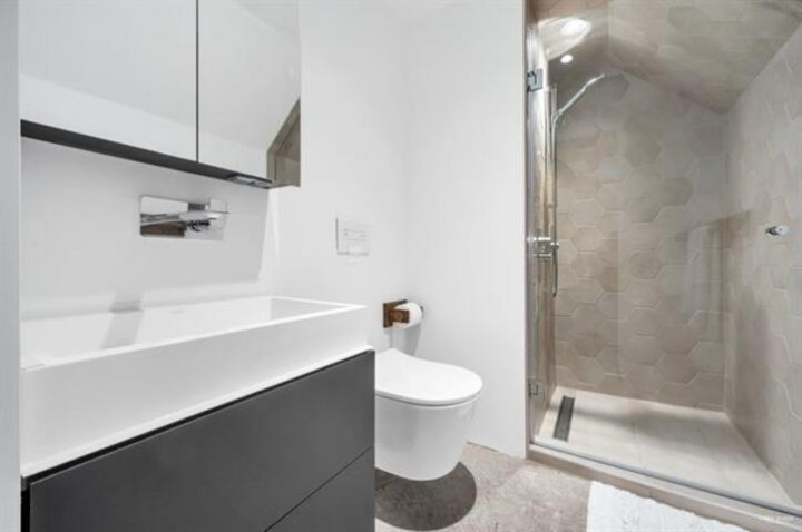 Photo 9 at 3 - 829 Keefer Street, Strathcona, Vancouver East