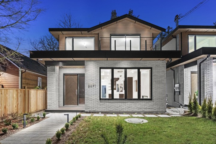 Photo 2 at 3071 Fromme Road, Lynn Valley, North Vancouver