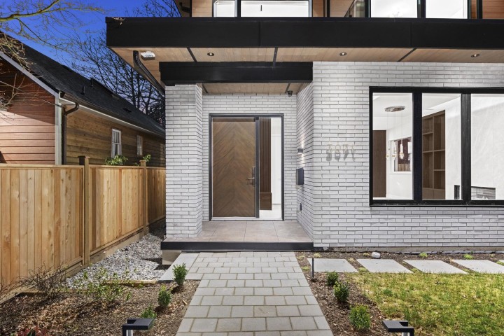 Photo 3 at 3071 Fromme Road, Lynn Valley, North Vancouver