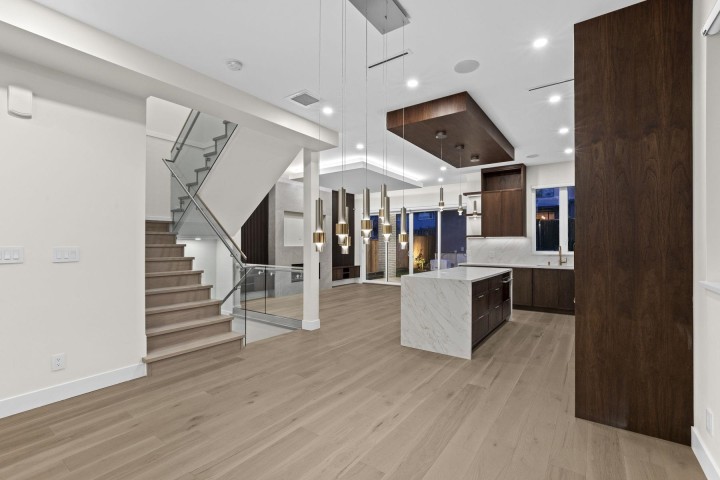 Photo 10 at 3071 Fromme Road, Lynn Valley, North Vancouver