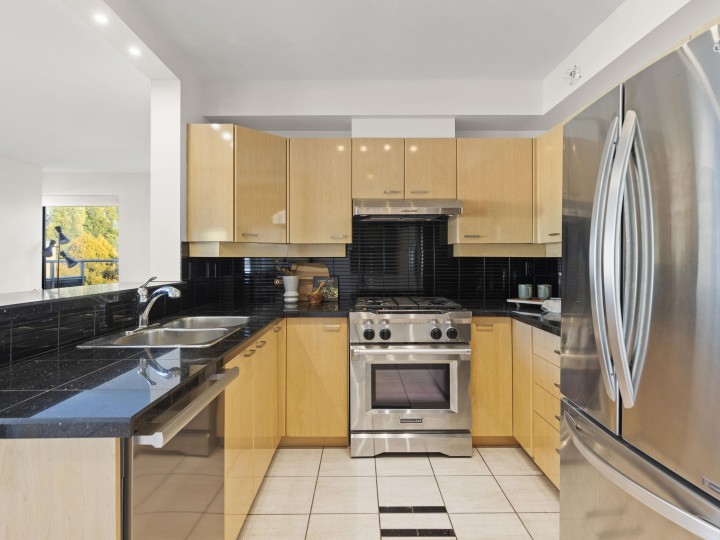 Photo 13 at 612 - 2228 Marstrand Avenue, Kitsilano, Vancouver West