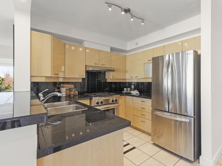 Photo 12 at 612 - 2228 Marstrand Avenue, Kitsilano, Vancouver West