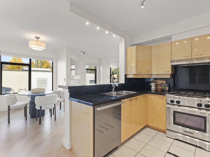 Photo 15 at 612 - 2228 Marstrand Avenue, Kitsilano, Vancouver West