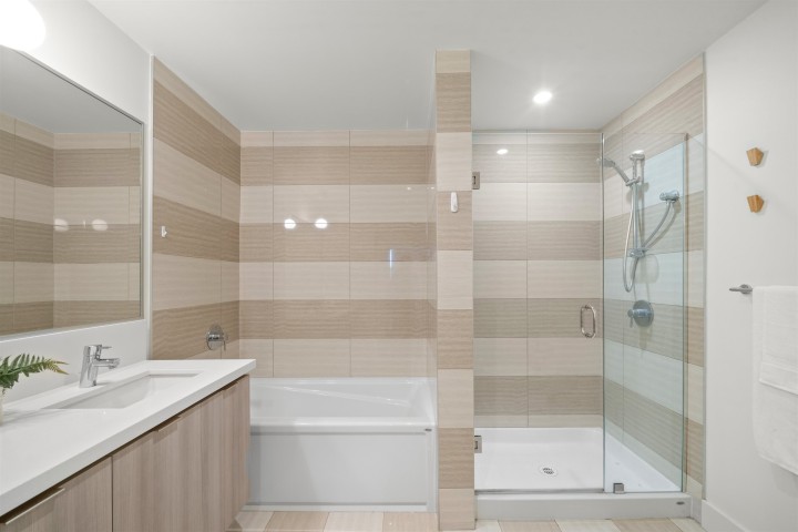 Photo 17 at 202 - 3602 Aldercrest Drive, Roche Point, North Vancouver