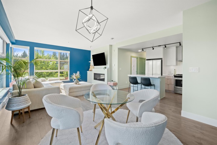 Photo 1 at 202 - 3602 Aldercrest Drive, Roche Point, North Vancouver