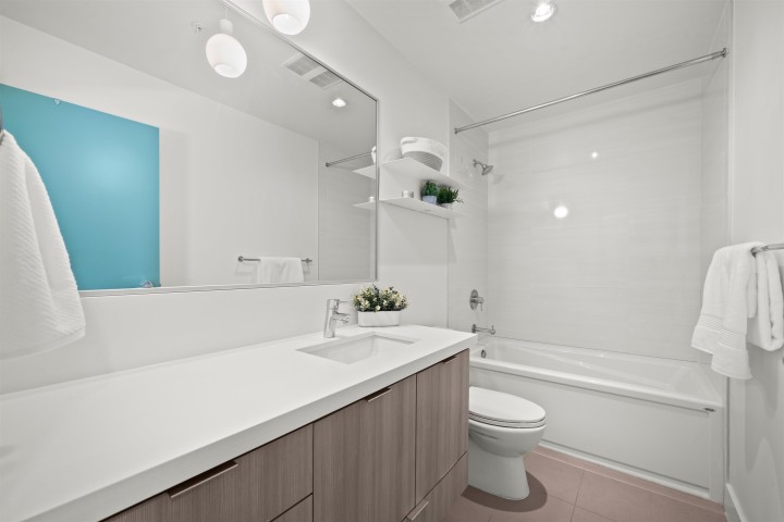 Photo 21 at 202 - 3602 Aldercrest Drive, Roche Point, North Vancouver