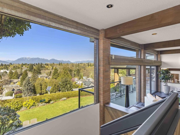 Photo 3 at 5012 Maple Street, Quilchena, Vancouver West