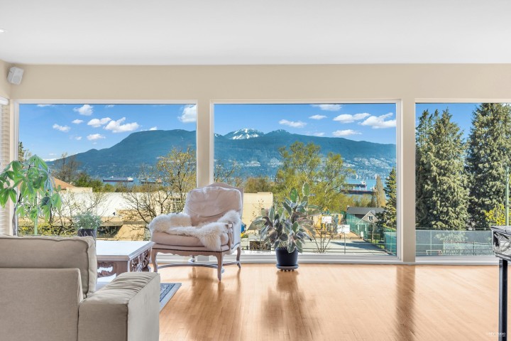 Photo 7 at 4060 W 10th Avenue, Point Grey, Vancouver West