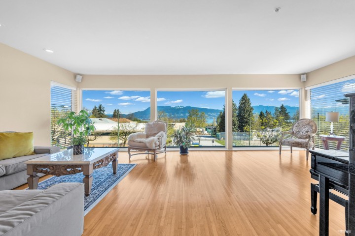 Photo 3 at 4060 W 10th Avenue, Point Grey, Vancouver West