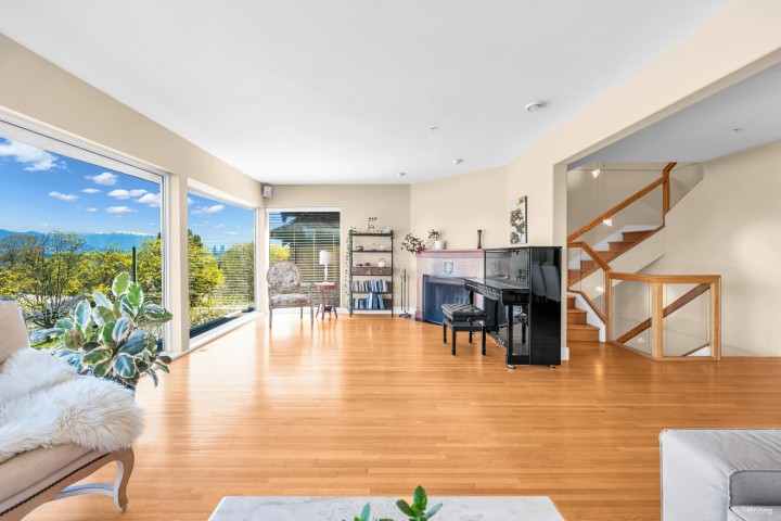 Photo 9 at 4060 W 10th Avenue, Point Grey, Vancouver West