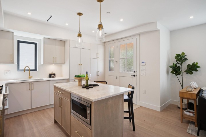 Photo 8 at 1 - 1915 E 3rd Avenue, Grandview Woodland, Vancouver East