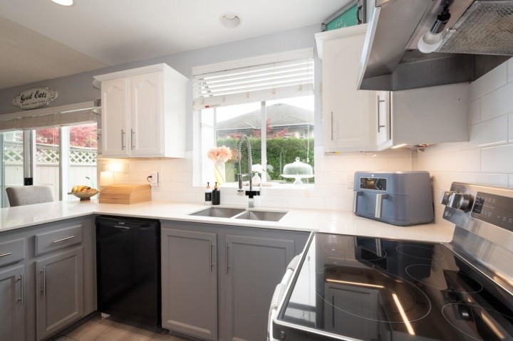 Photo 11 at 829 Roche Point Drive, Roche Point, North Vancouver