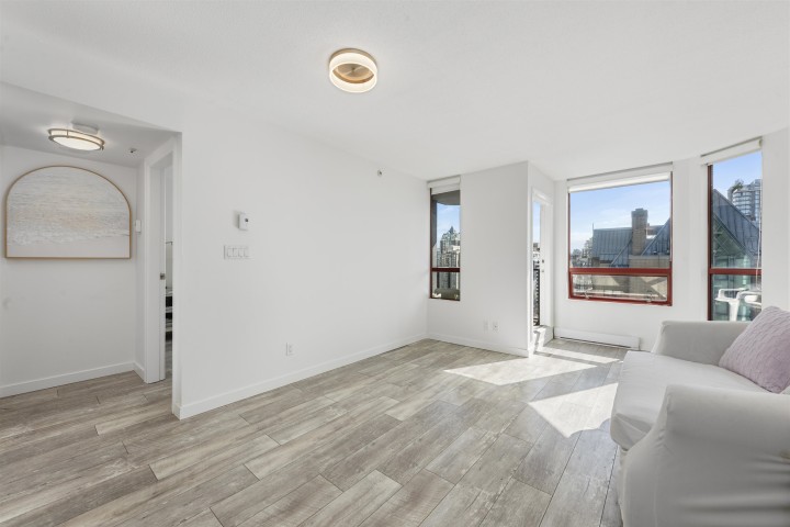 Photo 13 at 1401 - 811 Helmcken Street, Downtown VW, Vancouver West