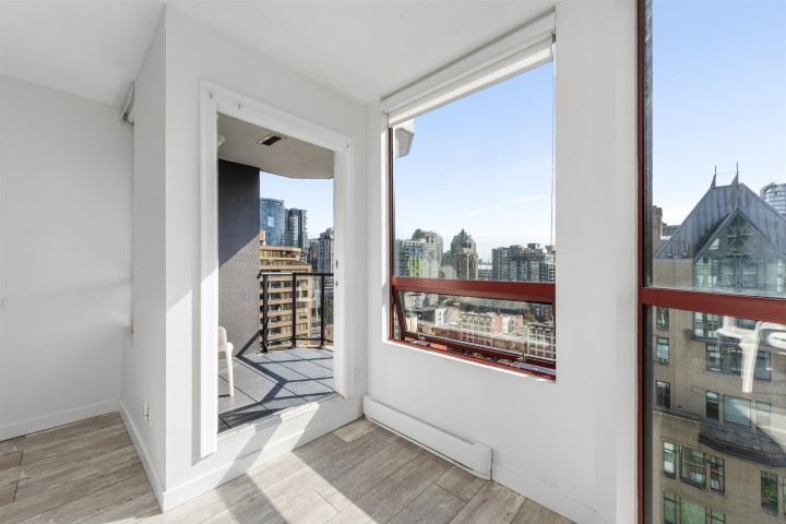 Photo 16 at 1401 - 811 Helmcken Street, Downtown VW, Vancouver West