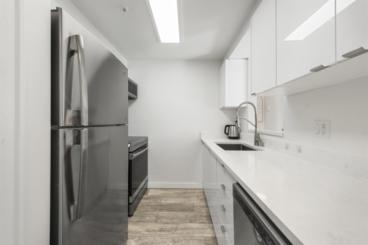 Photo 4 at 1401 - 811 Helmcken Street, Downtown VW, Vancouver West