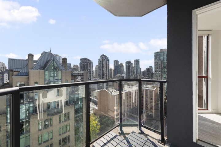 Photo 21 at 1401 - 811 Helmcken Street, Downtown VW, Vancouver West