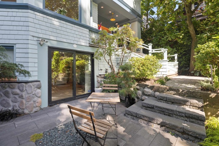 Photo 2 at 2615 W 2nd Avenue, Kitsilano, Vancouver West