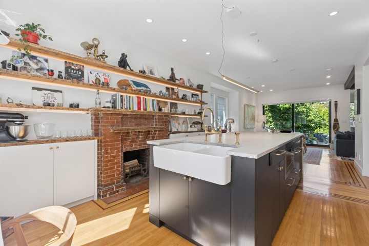 Photo 12 at 2615 W 2nd Avenue, Kitsilano, Vancouver West